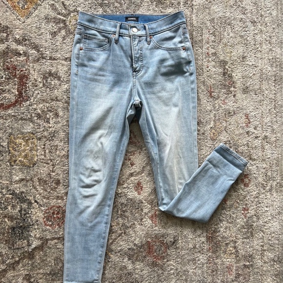 Express Skinny Mid-Rise - Picture 1 of 3